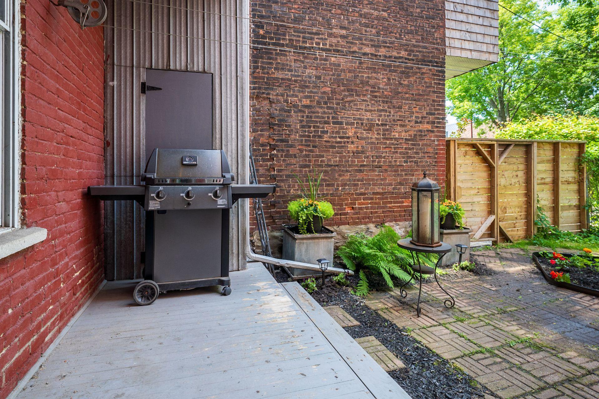









1809


Rue Grand Trunk

,
Montréal (Le Sud-Ouest),




QC
H3K1M2

