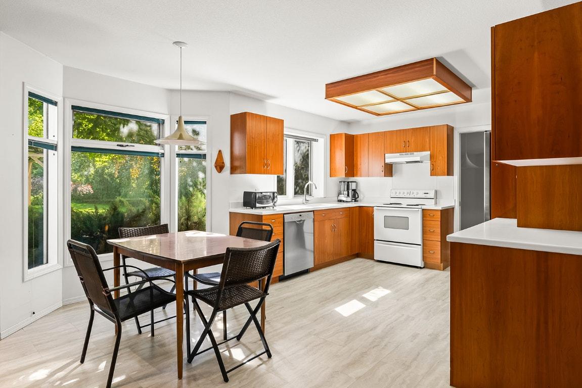 









2595


MAQUINNA

Road,
Kelowna,




BC
V1W 2R9

