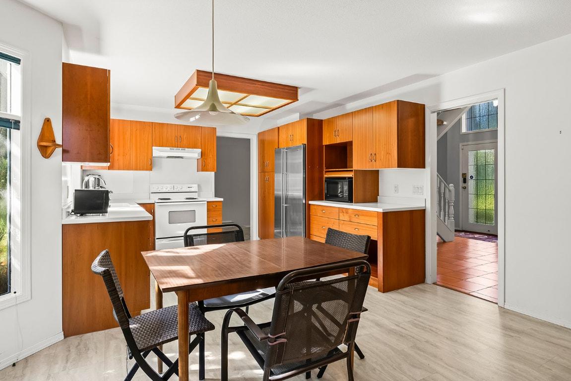









2595


MAQUINNA

Road,
Kelowna,




BC
V1W 2R9

