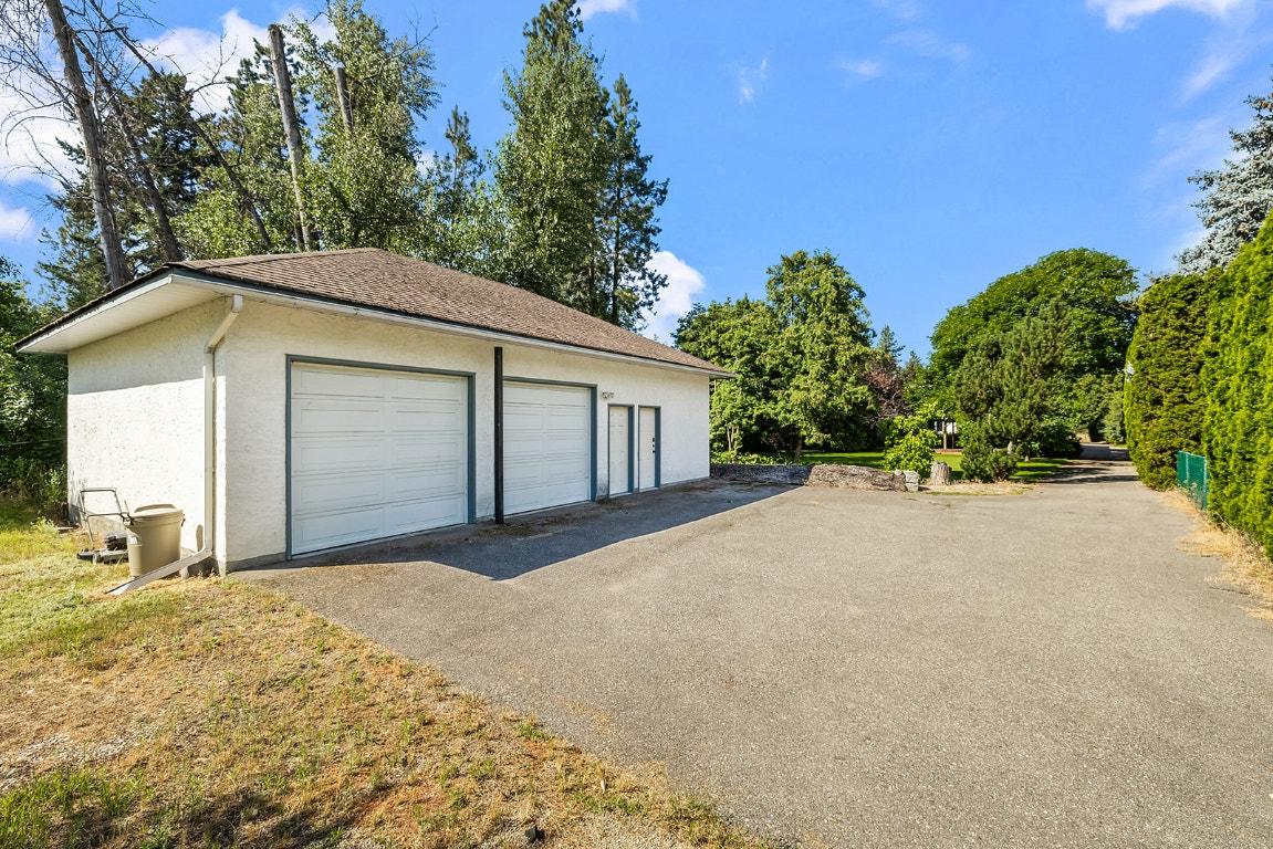 









2595


MAQUINNA

Road,
Kelowna,




BC
V1W 2R9

