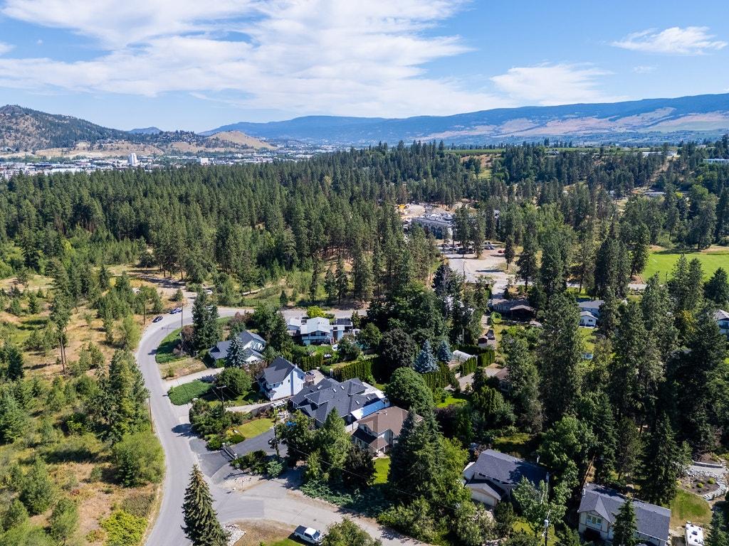 









2595


MAQUINNA

Road,
Kelowna,




BC
V1W 2R9

