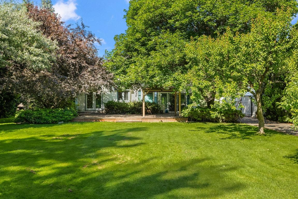









2595


MAQUINNA

Road,
Kelowna,




BC
V1W 2R9

