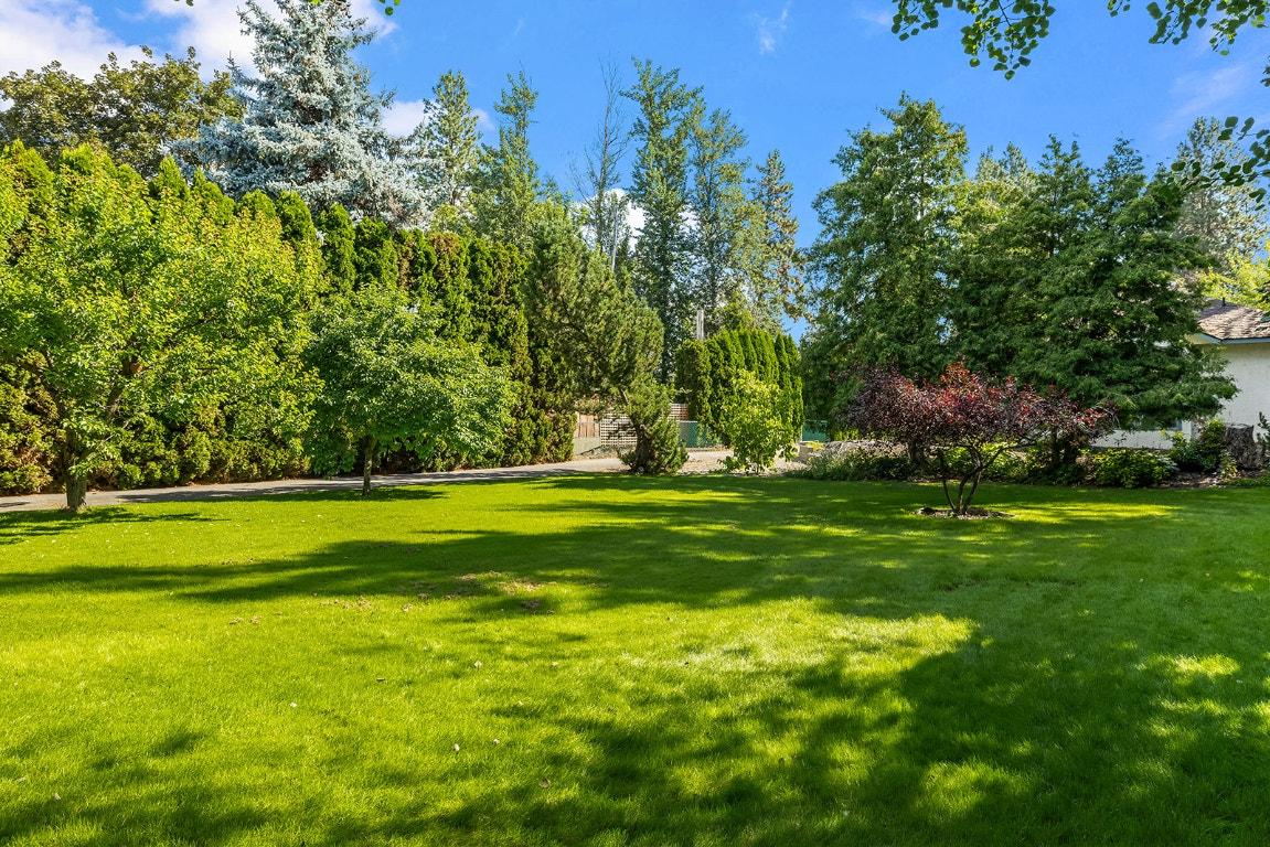 









2595


MAQUINNA

Road,
Kelowna,




BC
V1W 2R9

