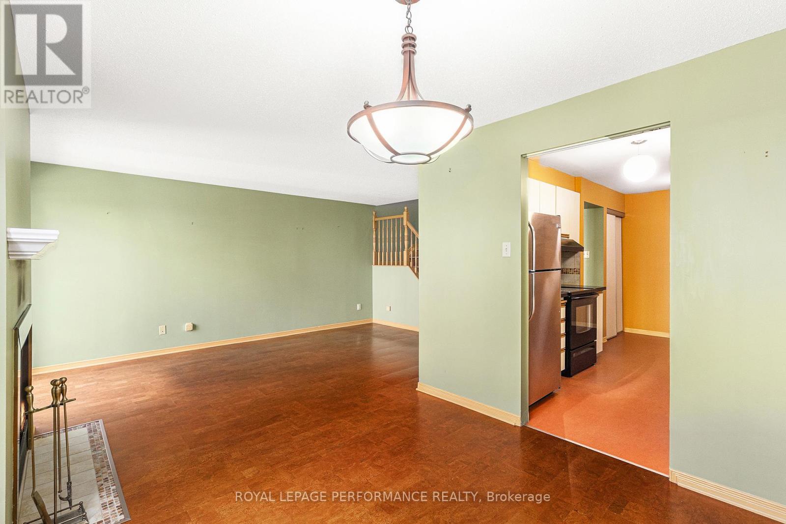 












2015 SUMMERFIELDS CRESCENT

,
Ottawa,




Ontario
K1C7B4

