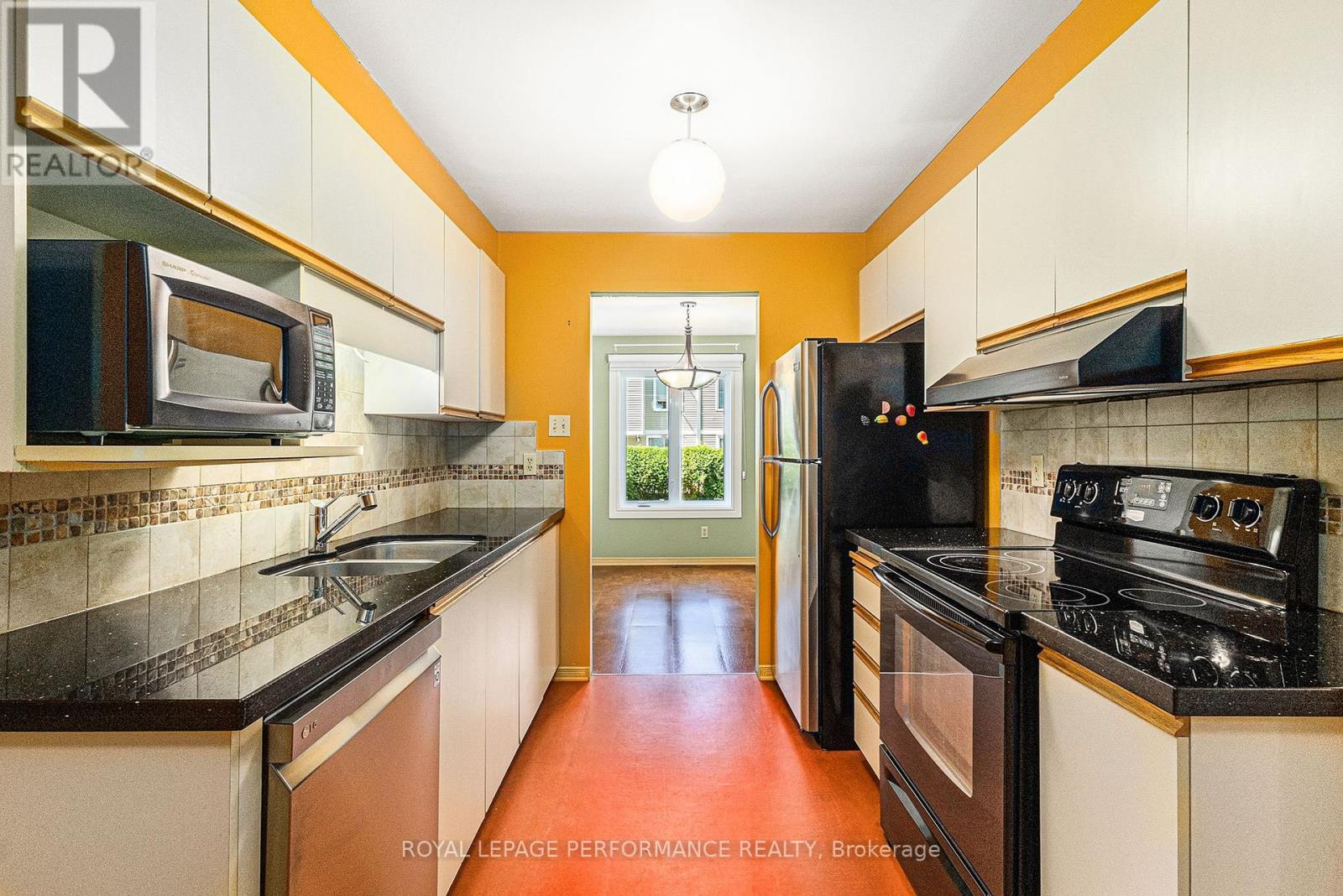 












2015 SUMMERFIELDS CRESCENT

,
Ottawa,




Ontario
K1C7B4

