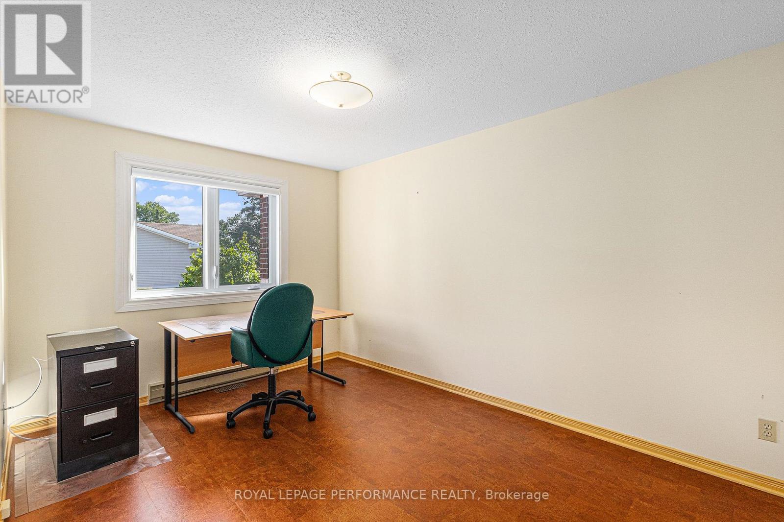 












2015 SUMMERFIELDS CRESCENT

,
Ottawa,




Ontario
K1C7B4


