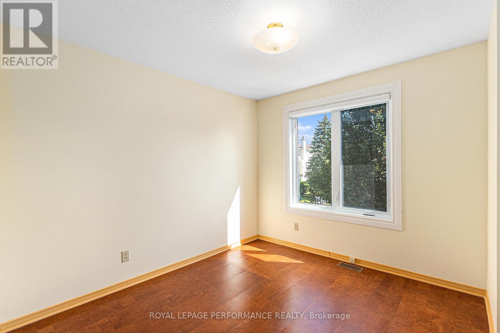 












2015 SUMMERFIELDS CRESCENT

,
Ottawa,




Ontario
K1C7B4

