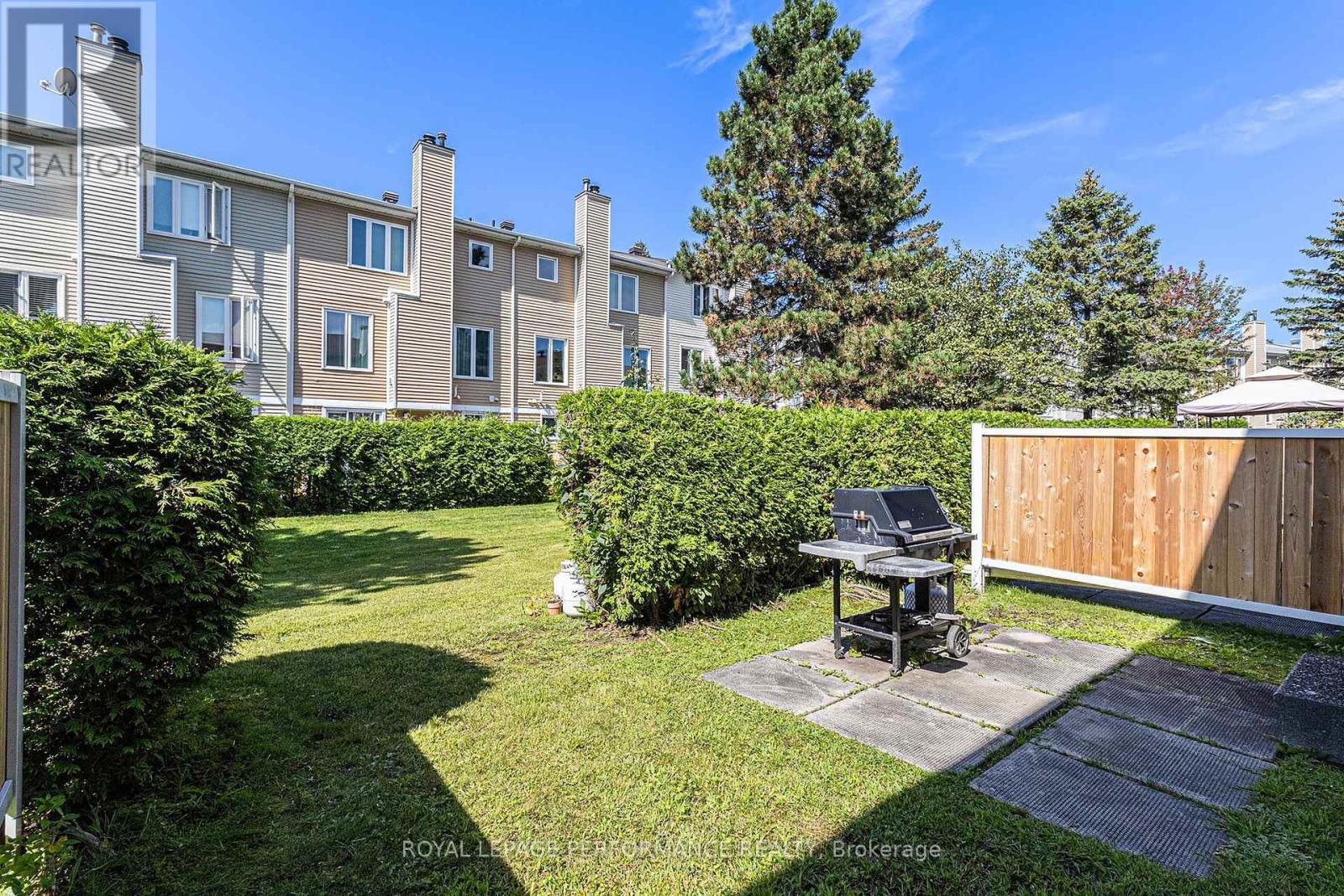 












2015 SUMMERFIELDS CRESCENT

,
Ottawa,




Ontario
K1C7B4

