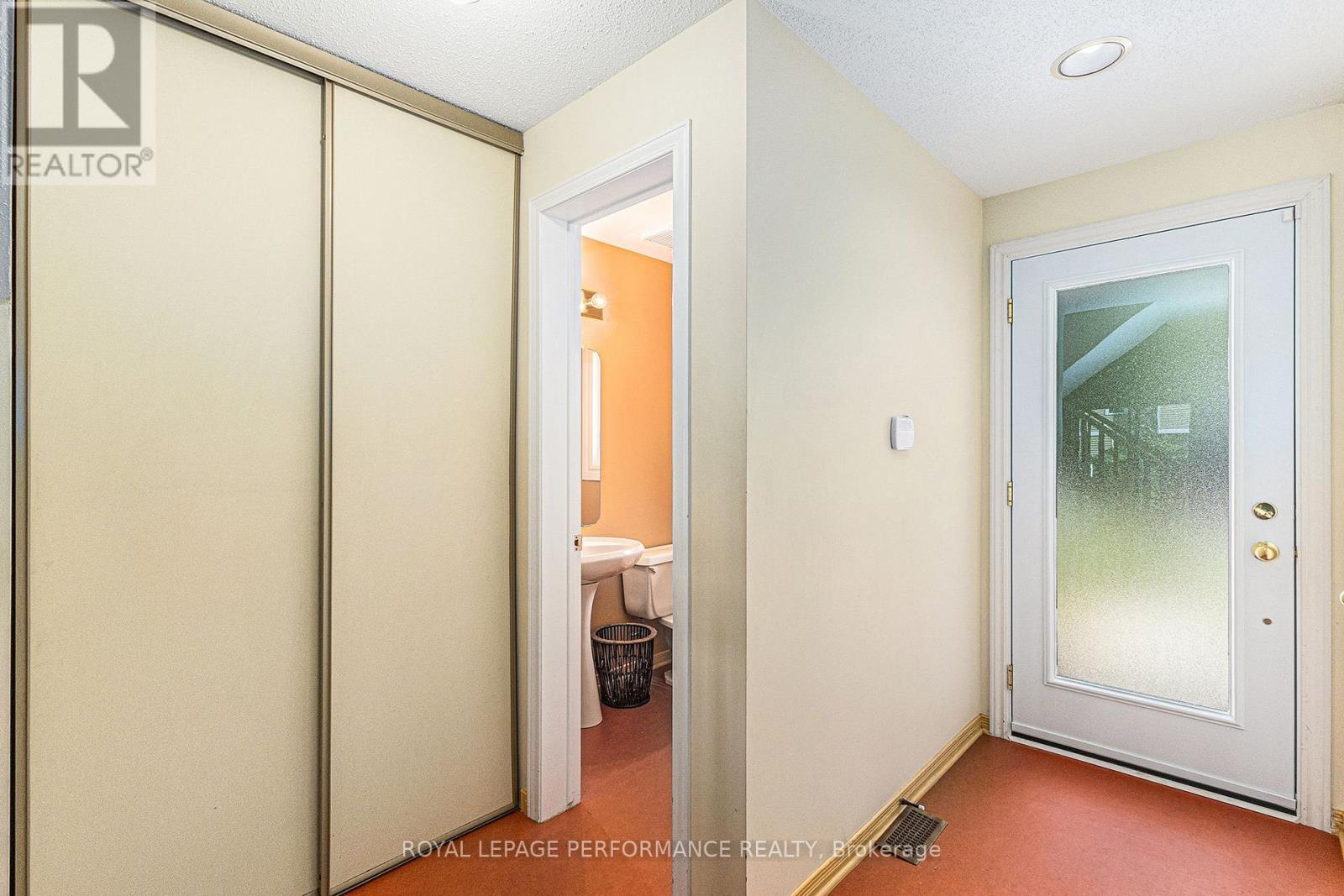 












2015 SUMMERFIELDS CRESCENT

,
Ottawa,




Ontario
K1C7B4

