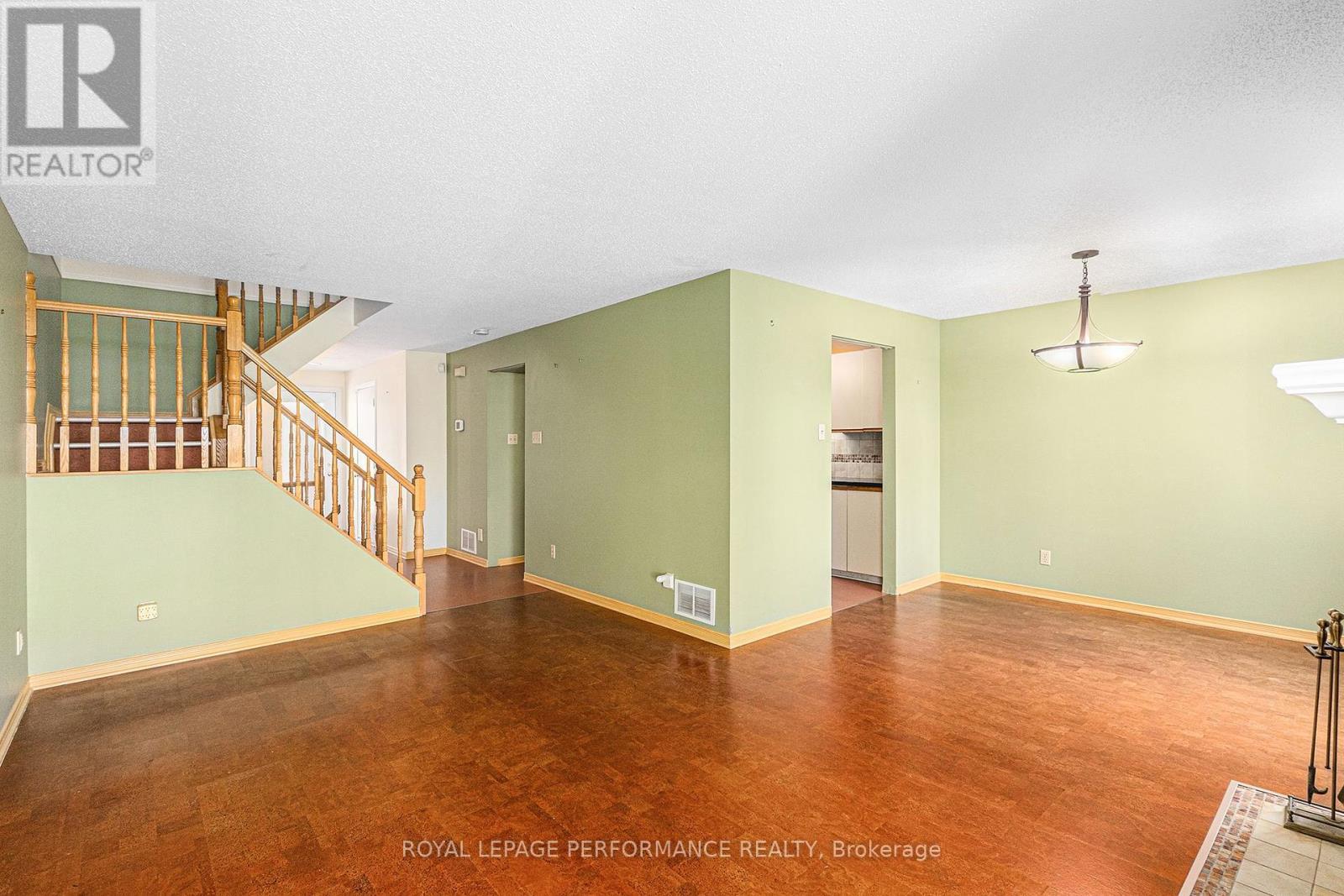 












2015 SUMMERFIELDS CRESCENT

,
Ottawa,




Ontario
K1C7B4

