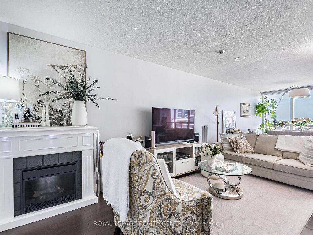 









50


Eglinton

Avenue West, 601,
Mississauga,




ON
L5R 3P5

