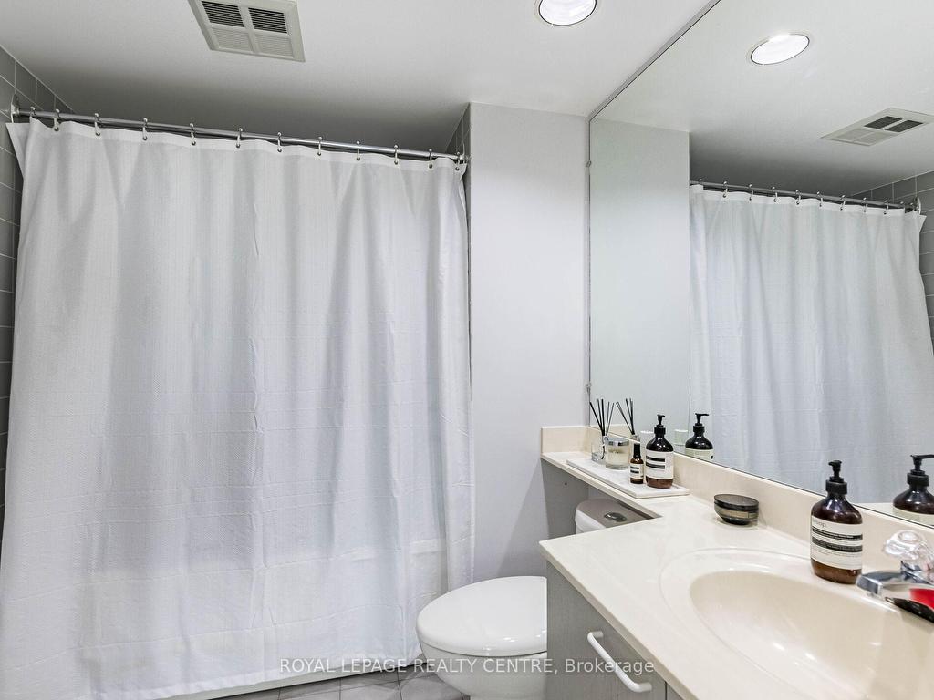









50


Eglinton

Avenue West, 601,
Mississauga,




ON
L5R 3P5


