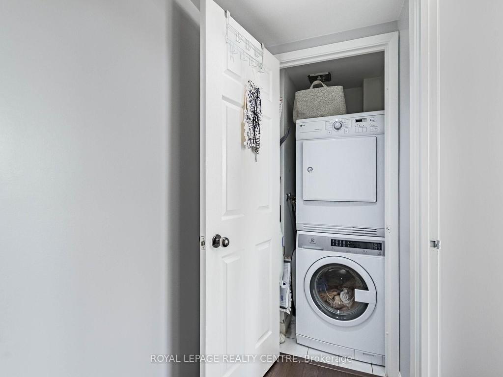 









50


Eglinton

Avenue West, 601,
Mississauga,




ON
L5R 3P5

