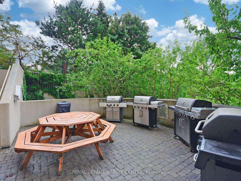 









50


Eglinton

Avenue West, 601,
Mississauga,




ON
L5R 3P5

