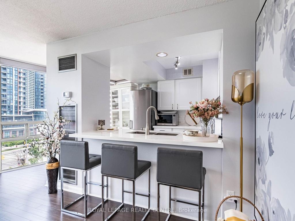 









50


Eglinton

Avenue West, 601,
Mississauga,




ON
L5R 3P5


