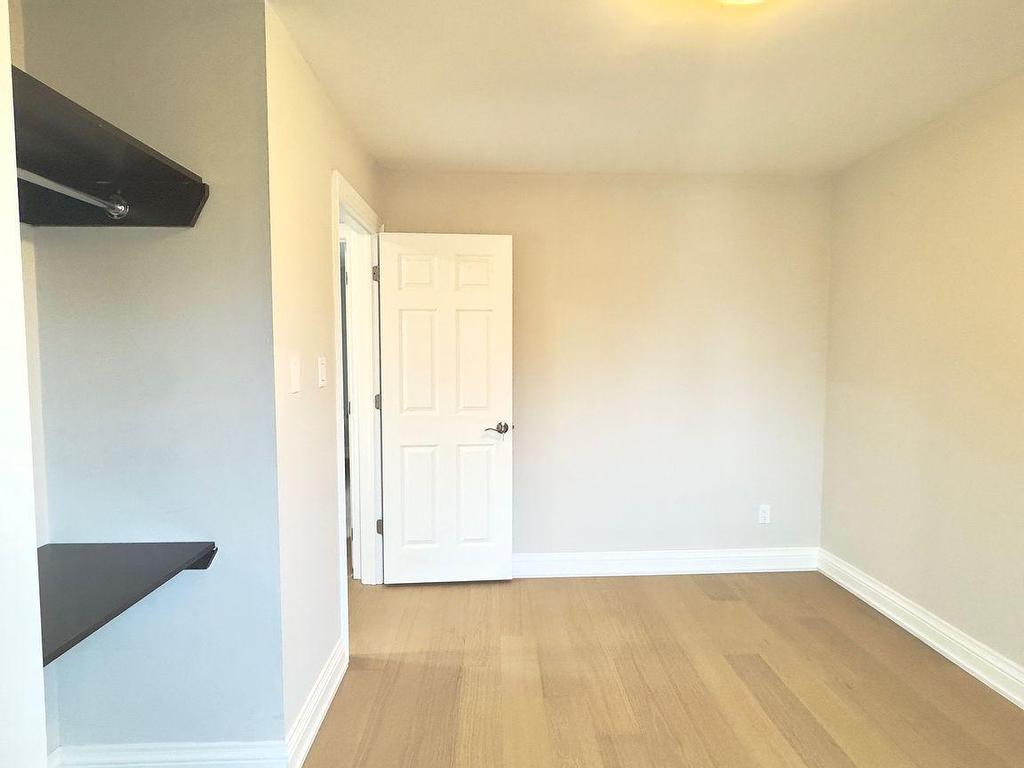 









462


Luzon

Crescent, Room,
Mississauga,




ON
L5B 3W9

