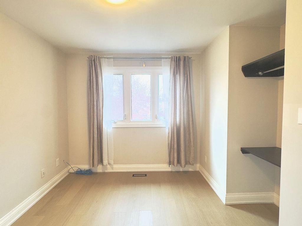 









462


Luzon

Crescent, Room,
Mississauga,




ON
L5B 3W9

