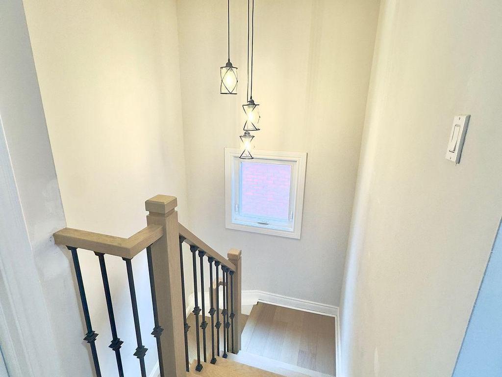 









462


Luzon

Crescent, Room,
Mississauga,




ON
L5B 3W9

