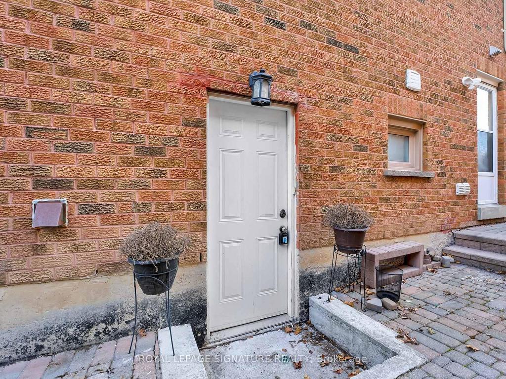 









4502


Violet

Road,
Mississauga,




ON
L5V 1J9

