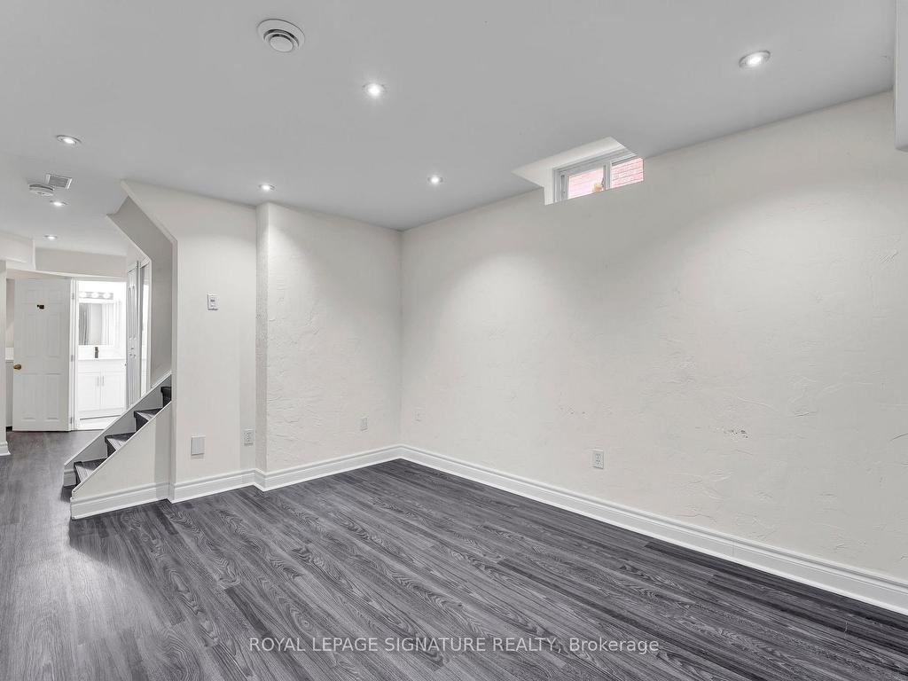 









4502


Violet

Road,
Mississauga,




ON
L5V 1J9

