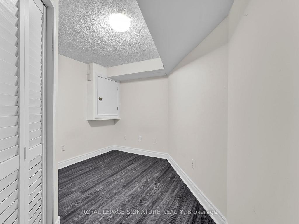 









4502


Violet

Road,
Mississauga,




ON
L5V 1J9

