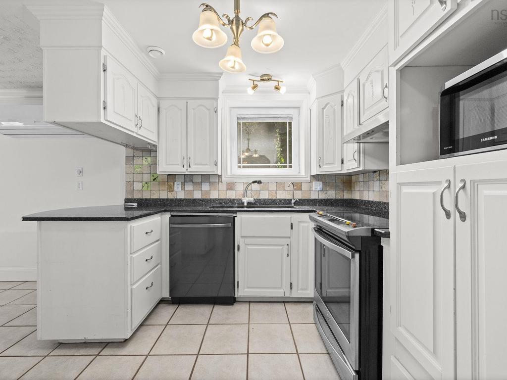 












333/335 Kings Road

,
Wellington,




NS
B2T 1A2

