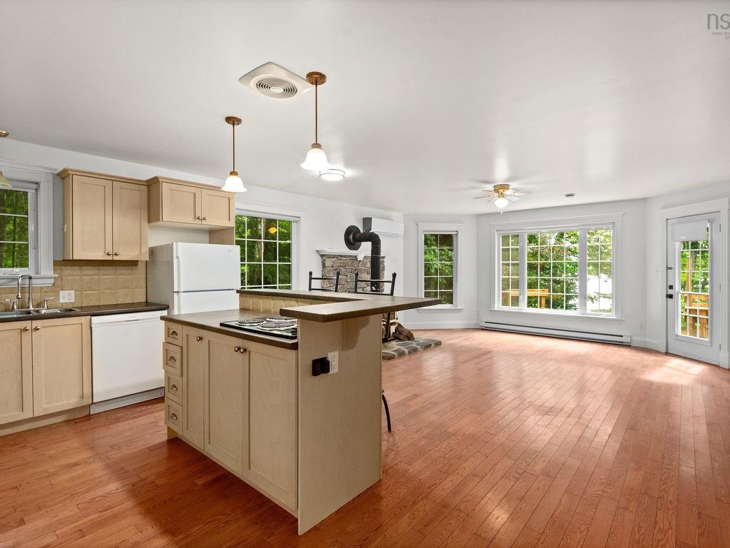 












333/335 Kings Road

,
Wellington,




NS
B2T 1A2

