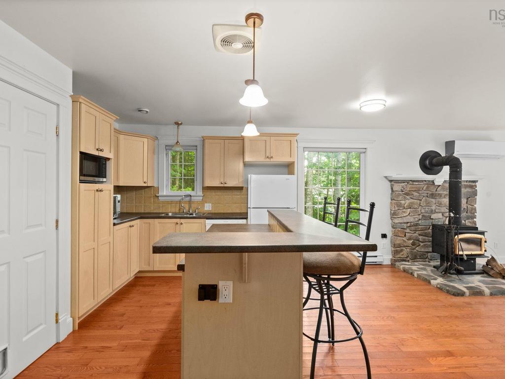 












333/335 Kings Road

,
Wellington,




NS
B2T 1A2

