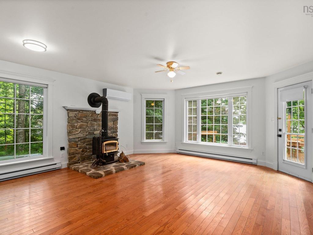 












333/335 Kings Road

,
Wellington,




NS
B2T 1A2

