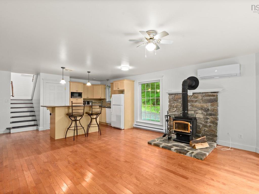 












333/335 Kings Road

,
Wellington,




NS
B2T 1A2


