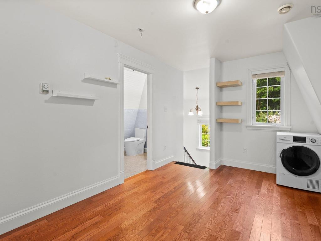 












333/335 Kings Road

,
Wellington,




NS
B2T 1A2


