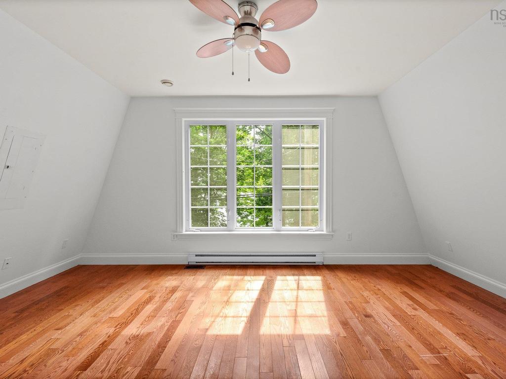 












333/335 Kings Road

,
Wellington,




NS
B2T 1A2

