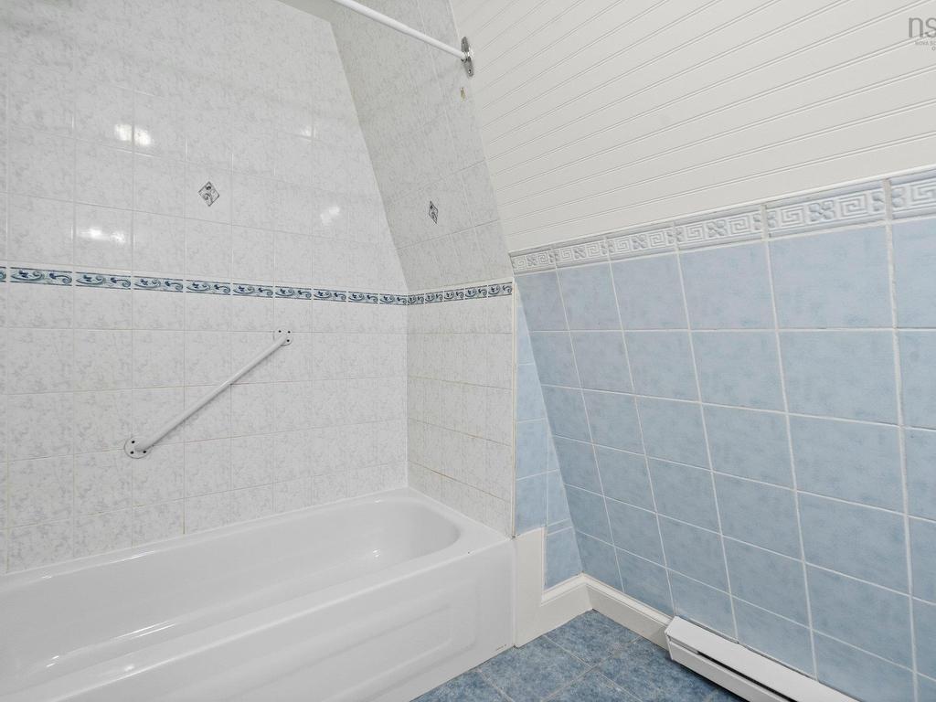 












333/335 Kings Road

,
Wellington,




NS
B2T 1A2

