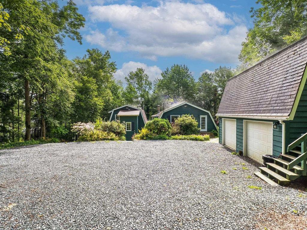 












333/335 Kings Road

,
Wellington,




NS
B2T 1A2

