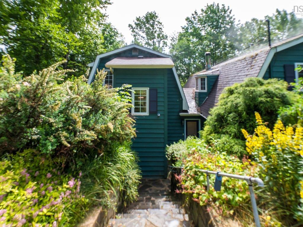 












333/335 Kings Road

,
Wellington,




NS
B2T 1A2

