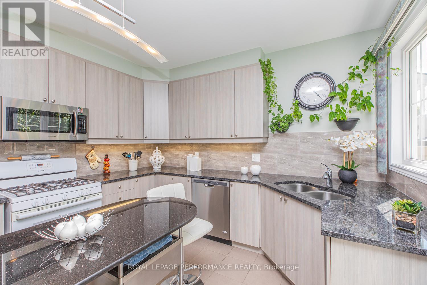 












30 SUMMITVIEW DRIVE

,
Ottawa,




Ontario
K2M2V9

