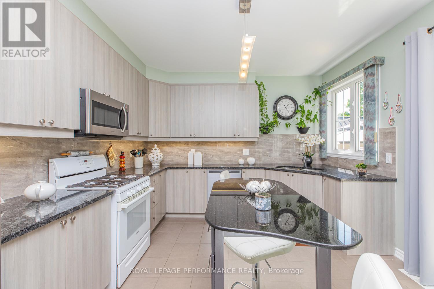 












30 SUMMITVIEW DRIVE

,
Ottawa,




Ontario
K2M2V9


