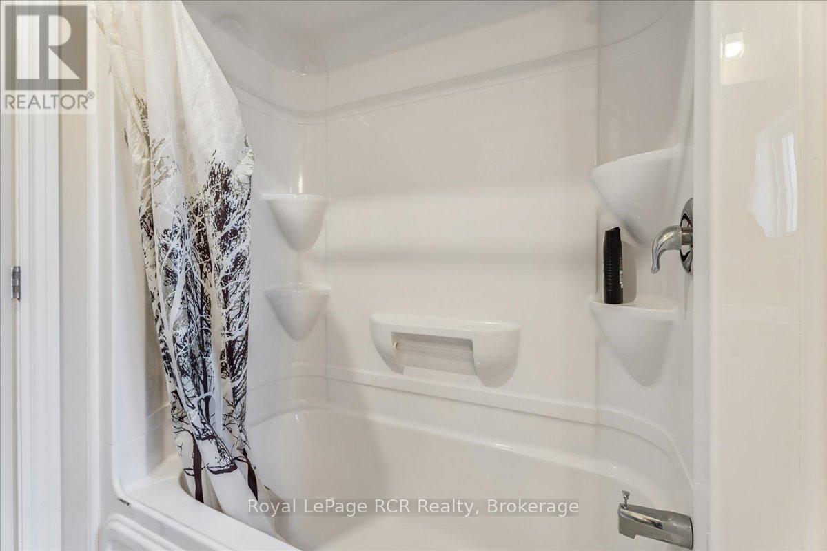 












1302 14TH AVENUE E

,
Owen Sound,




Ontario
N4K0A1

