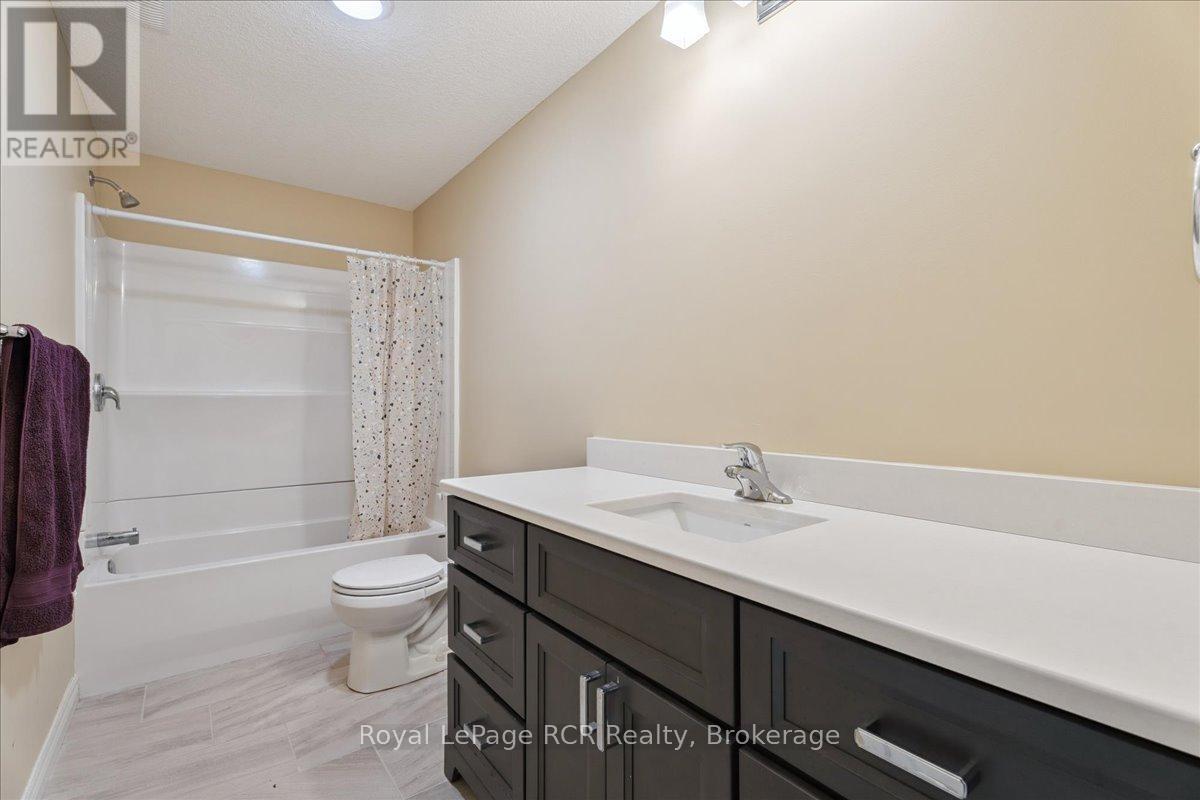 












1302 14TH AVENUE E

,
Owen Sound,




Ontario
N4K0A1

