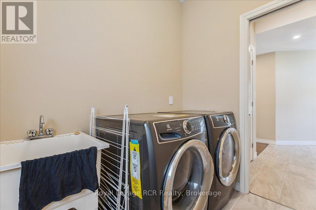 












1302 14TH AVENUE E

,
Owen Sound,




Ontario
N4K0A1

