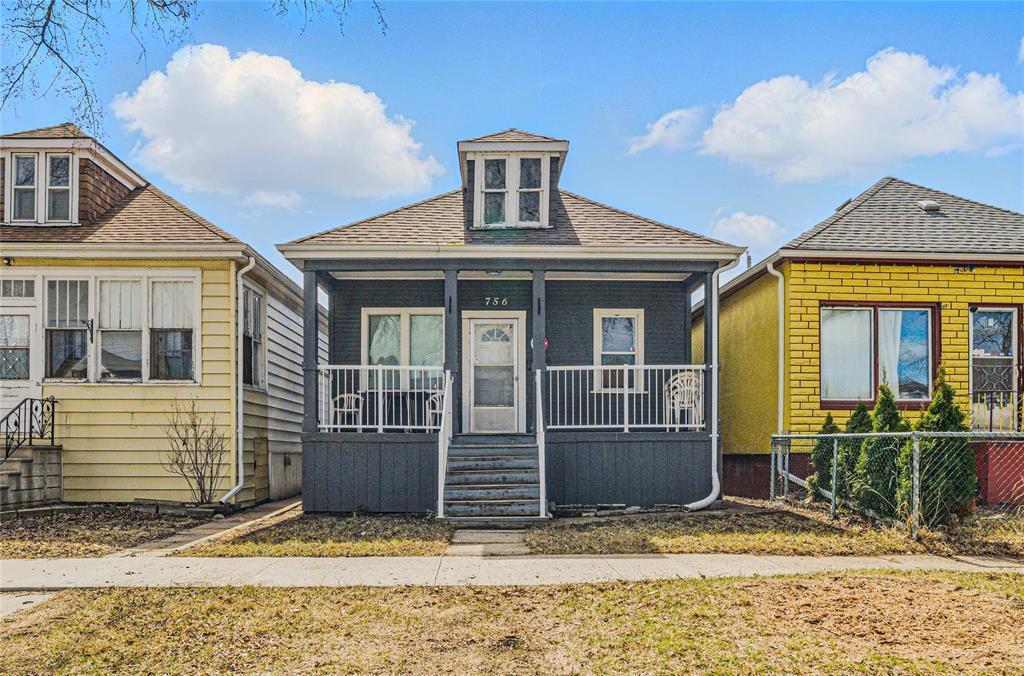 












756 Boyd Avenue

,
Winnipeg,




Manitoba
R2W1R7

