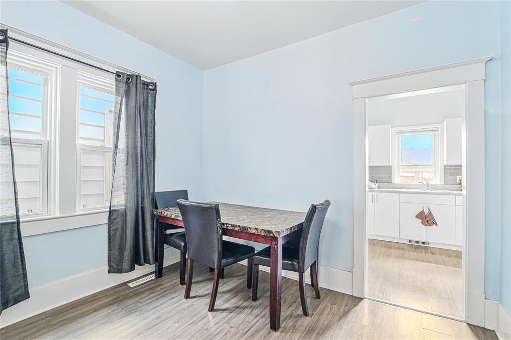 












756 Boyd Avenue

,
Winnipeg,




Manitoba
R2W1R7

