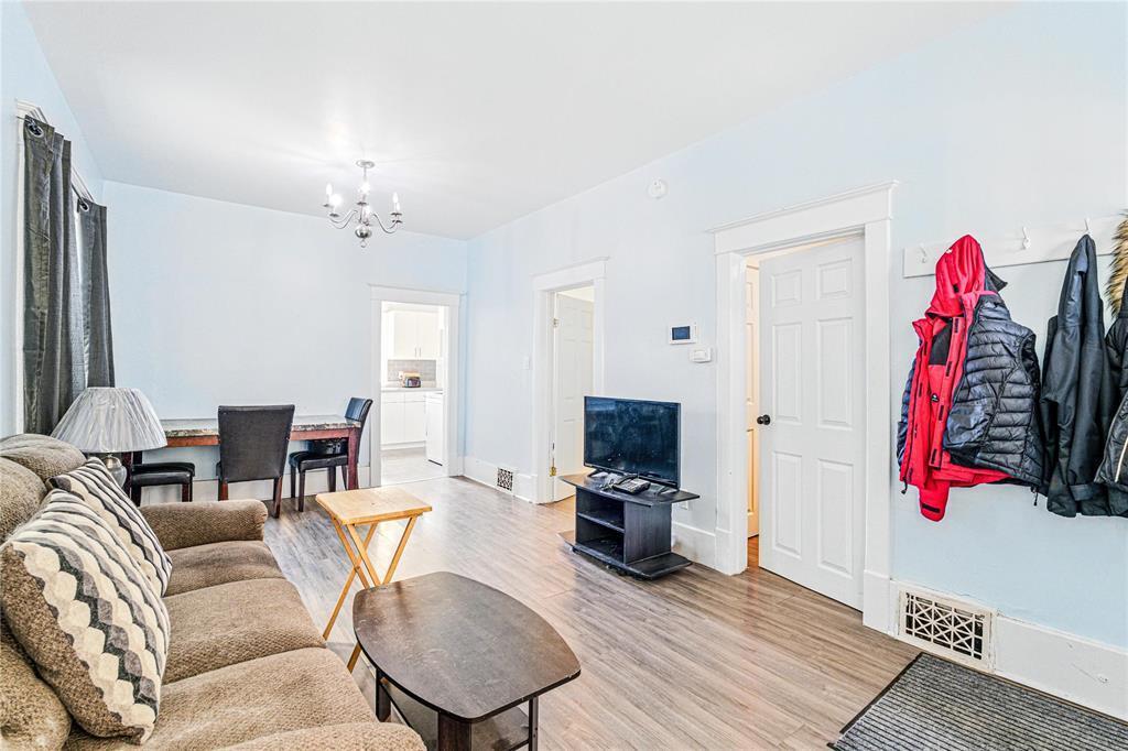 












756 Boyd Avenue

,
Winnipeg,




Manitoba
R2W1R7

