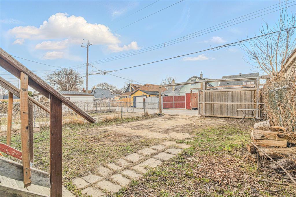 












756 Boyd Avenue

,
Winnipeg,




Manitoba
R2W1R7

