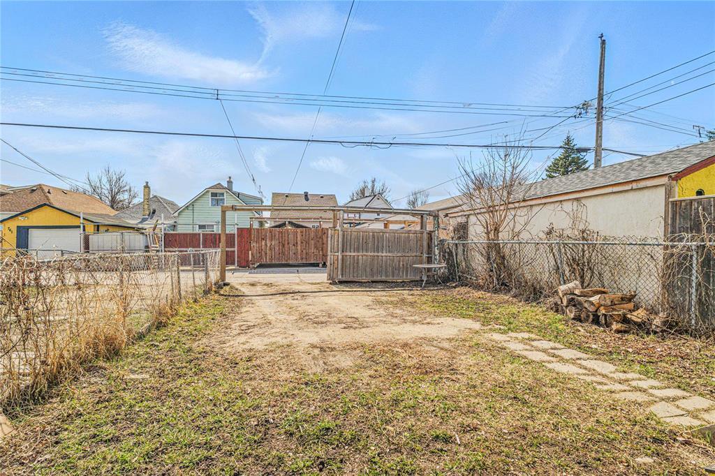 












756 Boyd Avenue

,
Winnipeg,




Manitoba
R2W1R7

