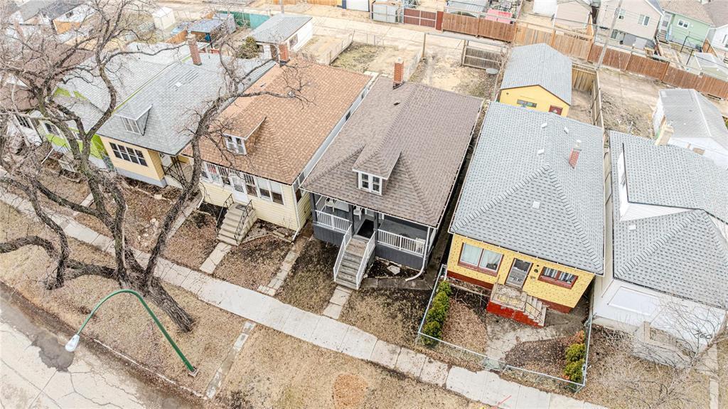 












756 Boyd Avenue

,
Winnipeg,




Manitoba
R2W1R7


