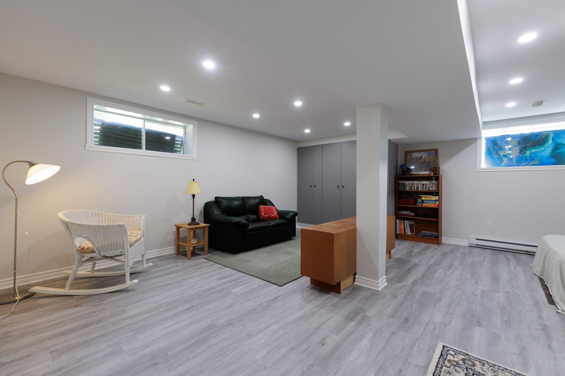 









12A


Ch. de Senneville

,
Sainte-Anne-de-Bellevue,




QC
H9X1B5

