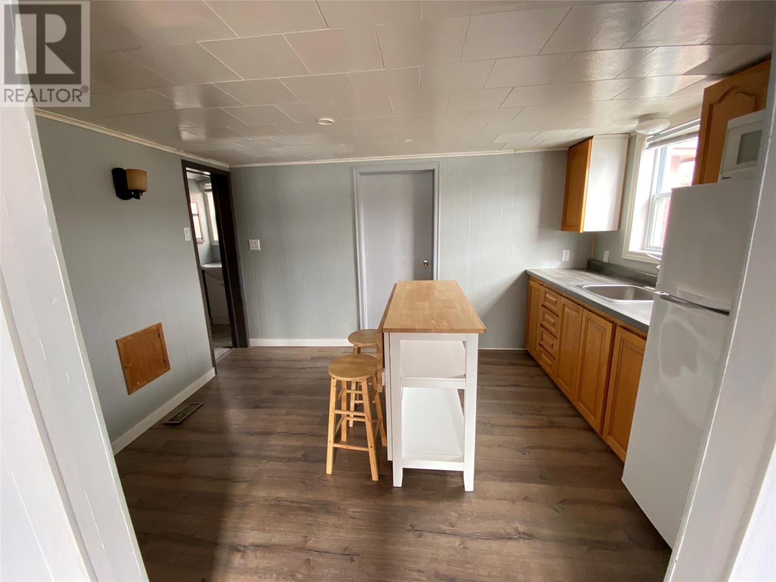 












8-10 Lakeshore Road

,
Port aux Basques,




Newfoundland & Labrador
A0M1C0

