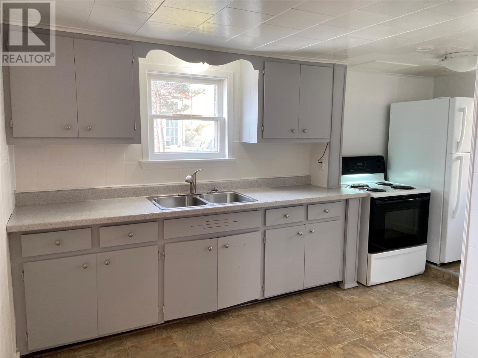 












8-10 Lakeshore Road

,
Port aux Basques,




Newfoundland & Labrador
A0M1C0

