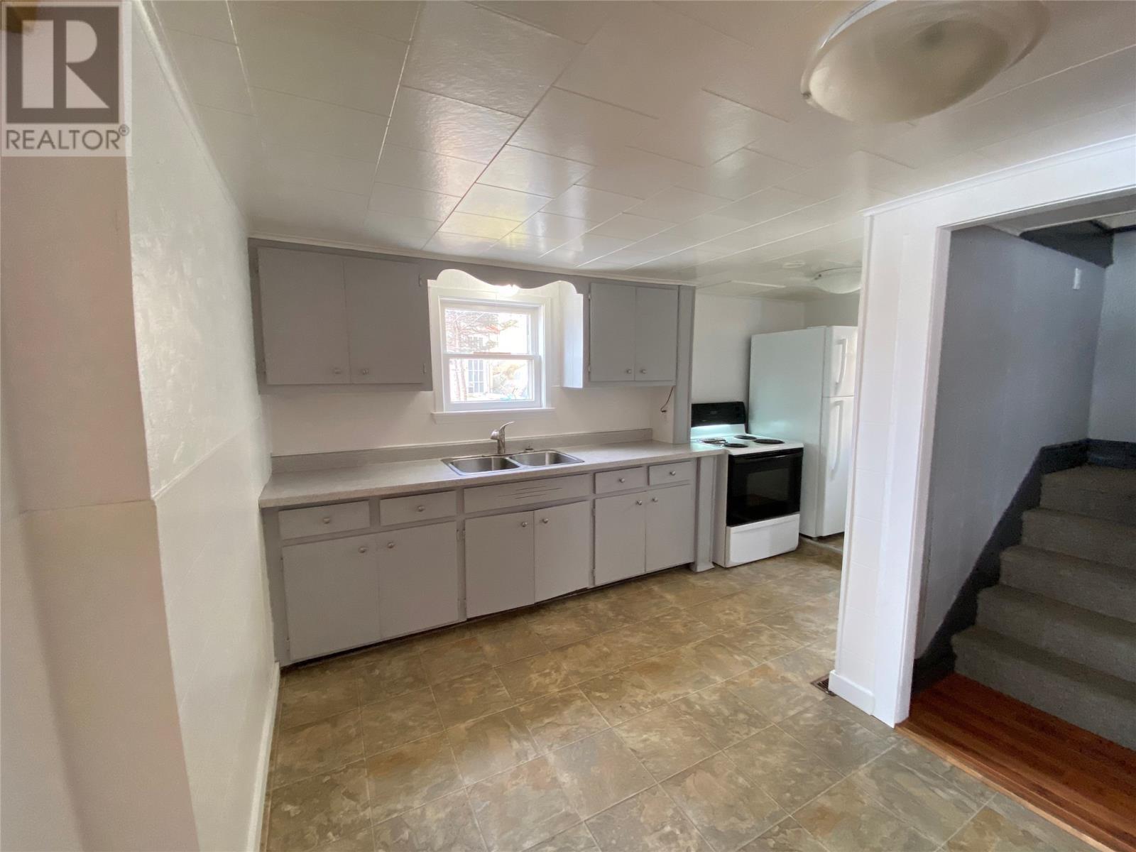 












8-10 Lakeshore Road

,
Port aux Basques,




Newfoundland & Labrador
A0M1C0

